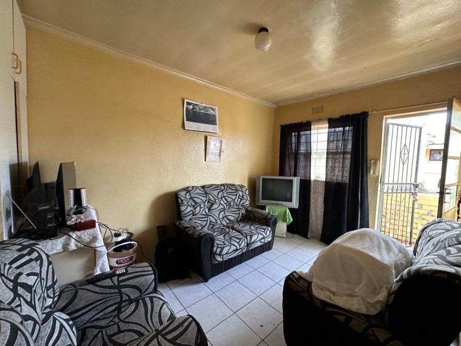 2 Bedroom Property for Sale in Oakdene Western Cape